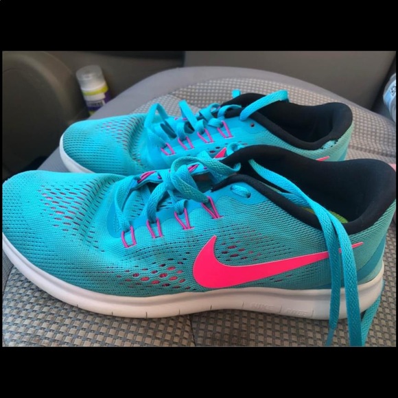 Nike shoes - Picture 1 of 4